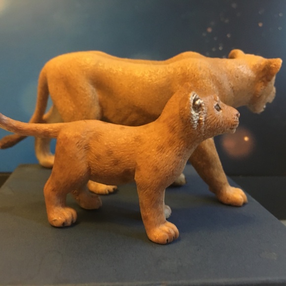 Animal figure - Picture 2 of 3